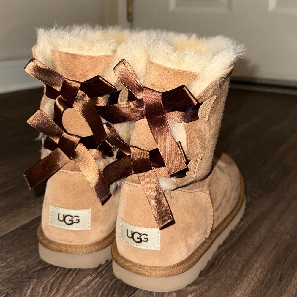 Ugg boots with bows